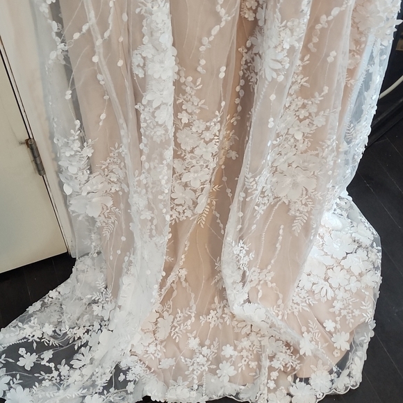 NWT Ivory Floral Embroidered Mesh Maternity Evening Gown - Picture 8 of 9